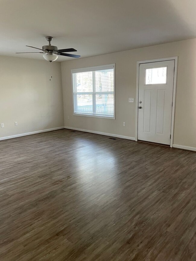 Building Photo - Cozy Home in Colonial Beach!