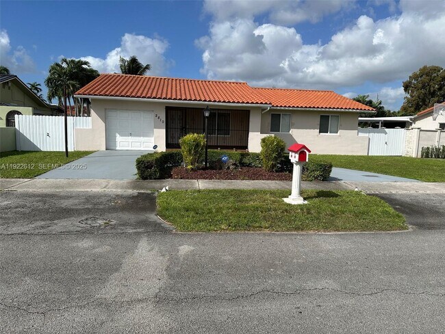 Building Photo - 2810 SW 108th Pl