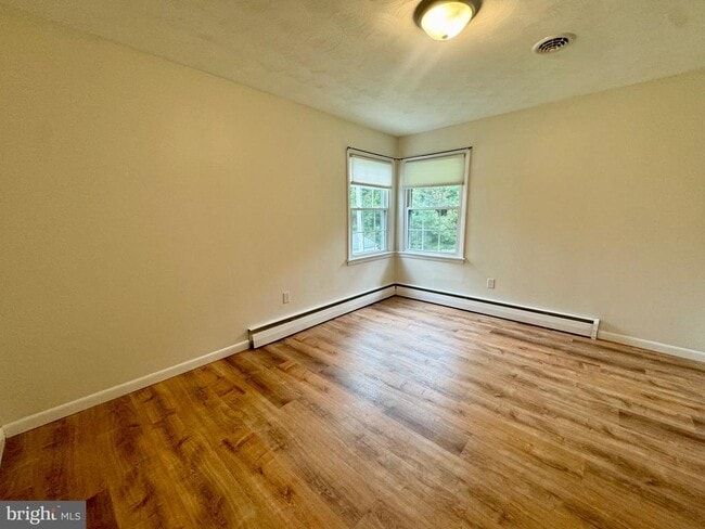 Building Photo - 1380 Sand Hill Rd