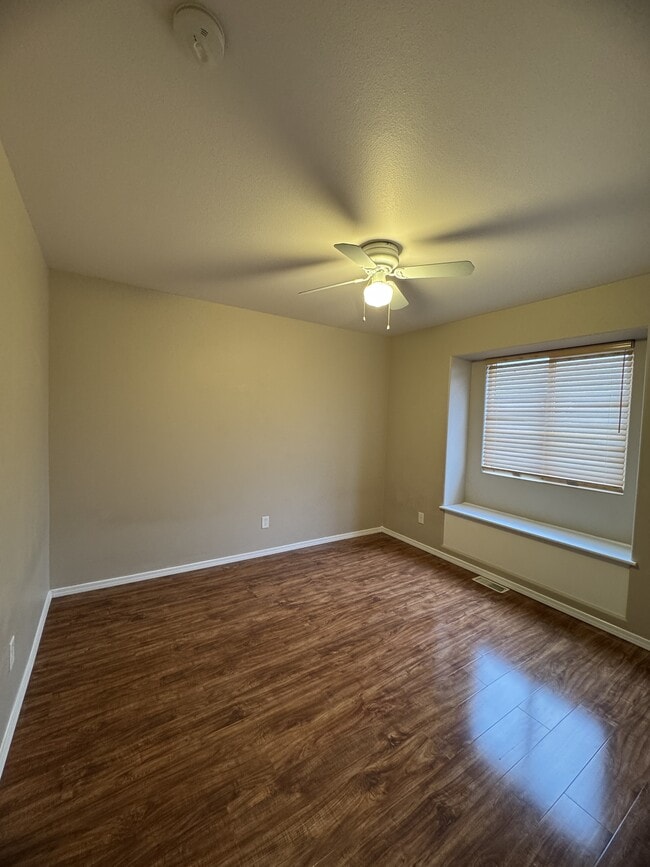 Building Photo - 1165 E 19th N St