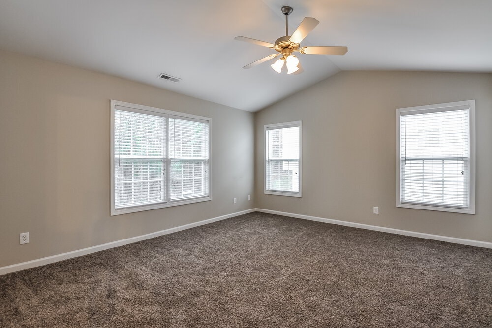 Building Photo - 4049 Laurel Glen Dr
