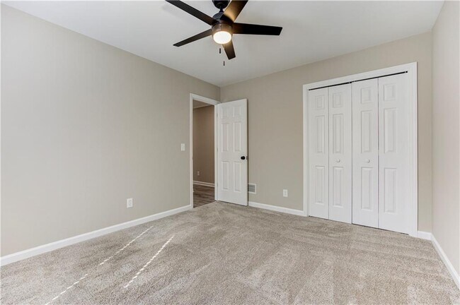 Building Photo - 637 Wedgewood Dr