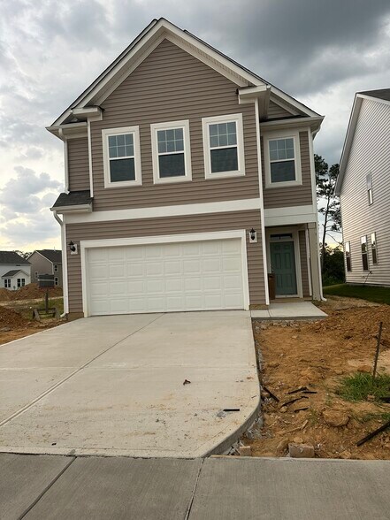 Building Photo - 38 Nailsworth St