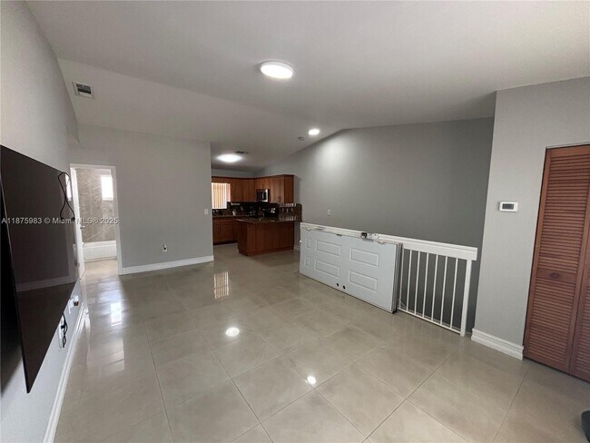 Building Photo - 2238 W 74th St