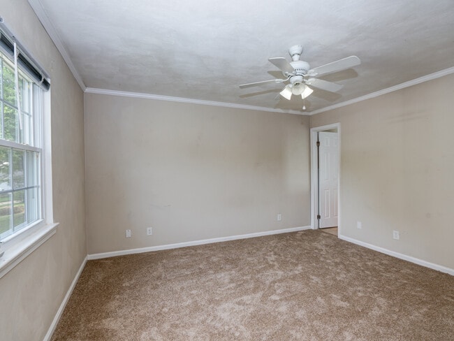 Building Photo - 1805 Oneida Ct