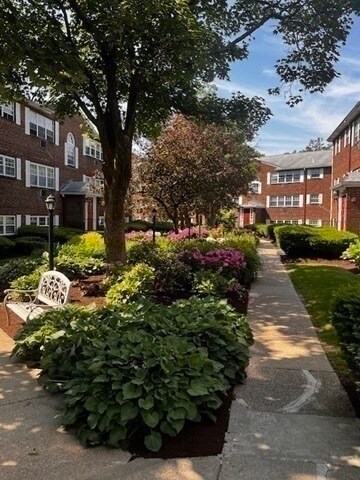 Building Photo - 11 Cass St