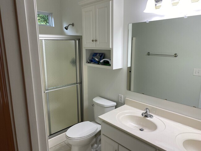 Master Bath - 402 Manly Way