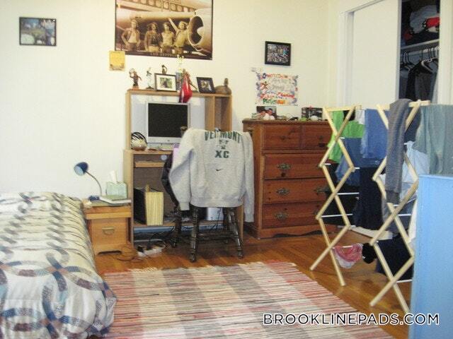 Building Photo - 19 Fairbanks St