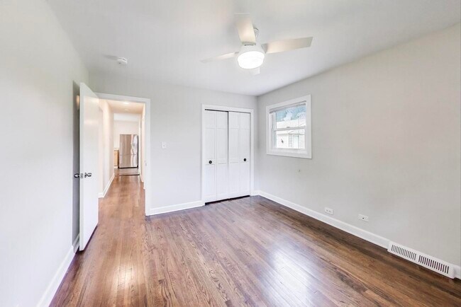 Building Photo - 950 N Haddow Ave