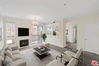 Building Photo - 585 N Rossmore Ave