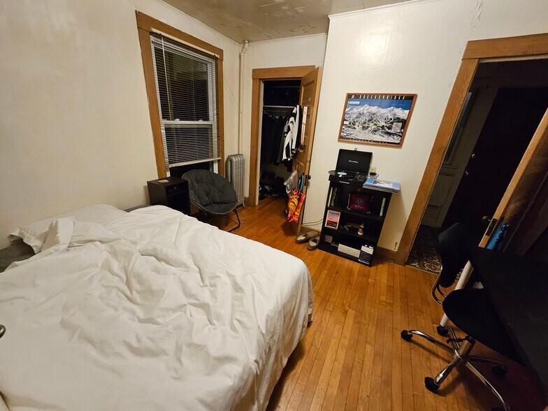 Building Photo - 410 W Mifflin St