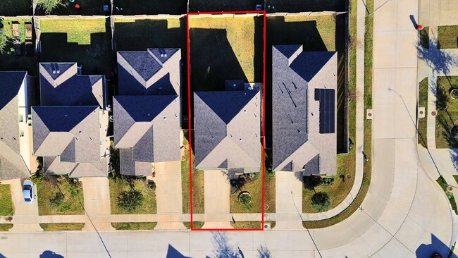 Building Photo - 4414 Silvergrass Ln