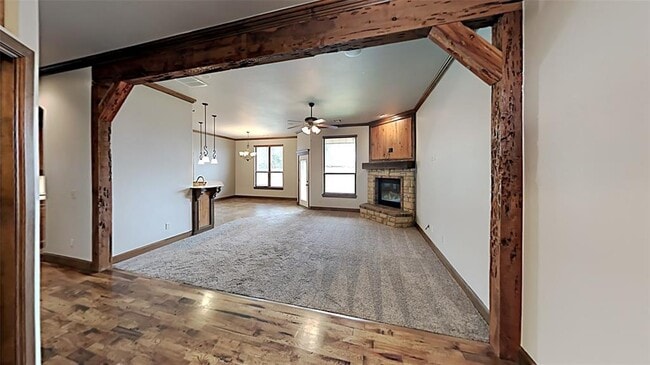 Building Photo - 616 Sally Ct