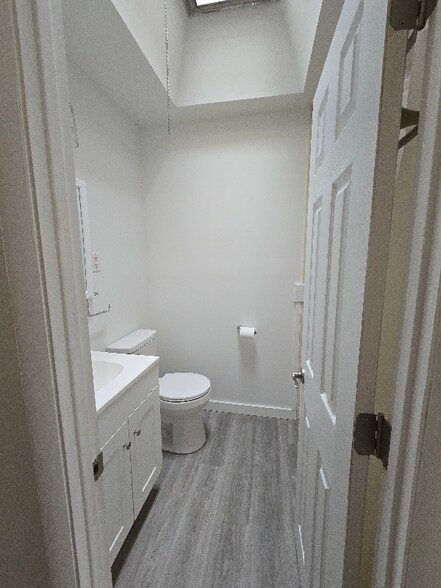 Building Photo - 222 Lockart Terrace