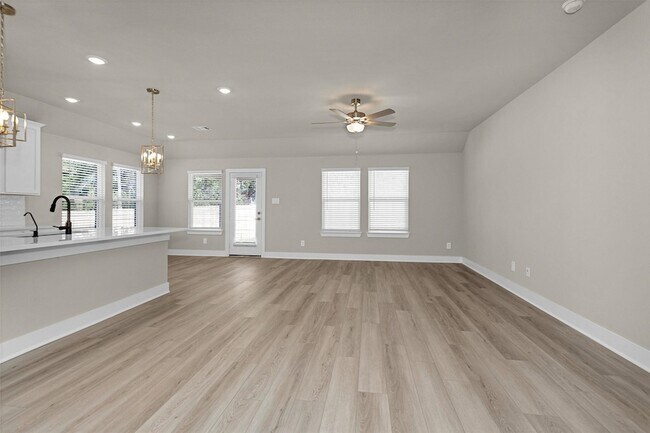 Building Photo - 2002 Bluff Oak Ct