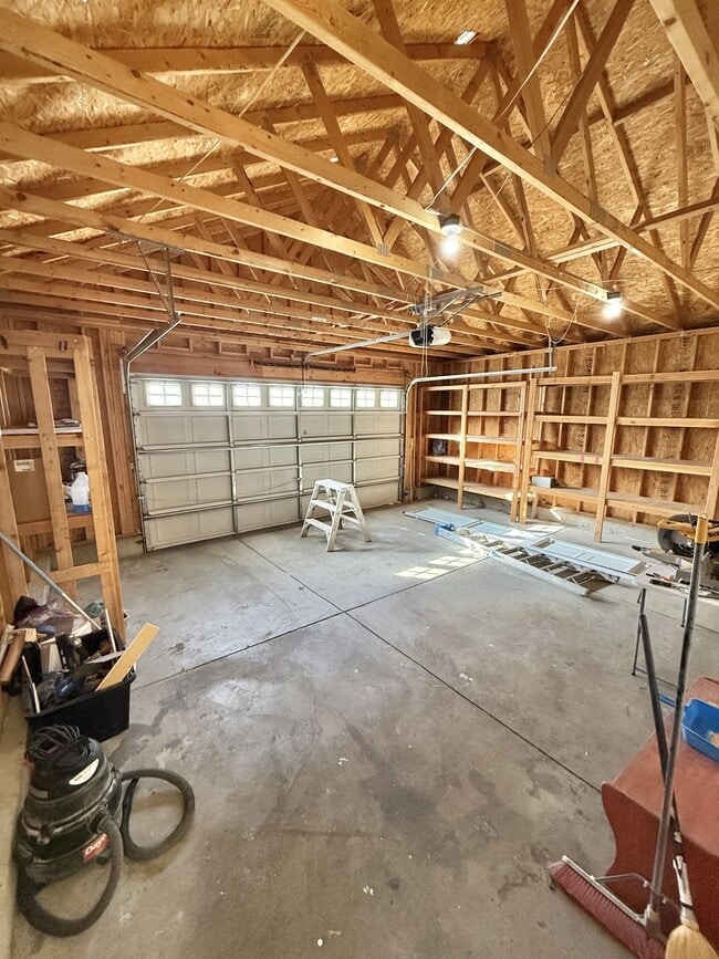 Building Photo - 1952 E 11th St