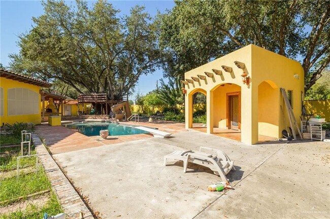 Building Photo - 41 N Ware Rd