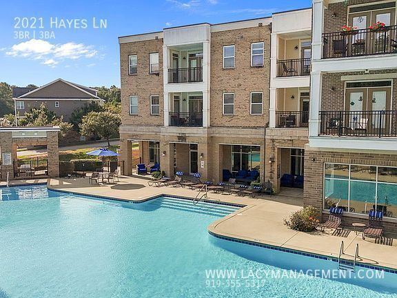 Building Photo - 2021 Hayes Ln