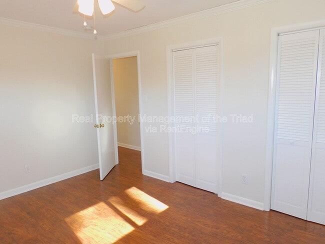 Building Photo - 3110 Canterbury St