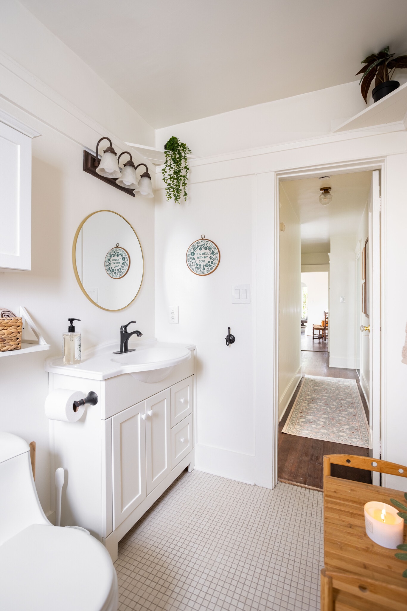 Bathroom - 810 Crestmoore Pl