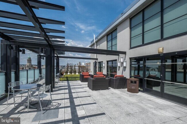 Building Photo - 1133 14th St NW