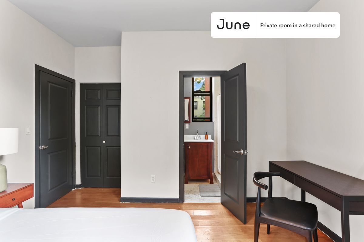 Building Photo - Room in Shared 4 bed/3 bath home