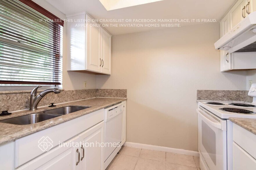Building Photo - 515 Wynnwood Dr