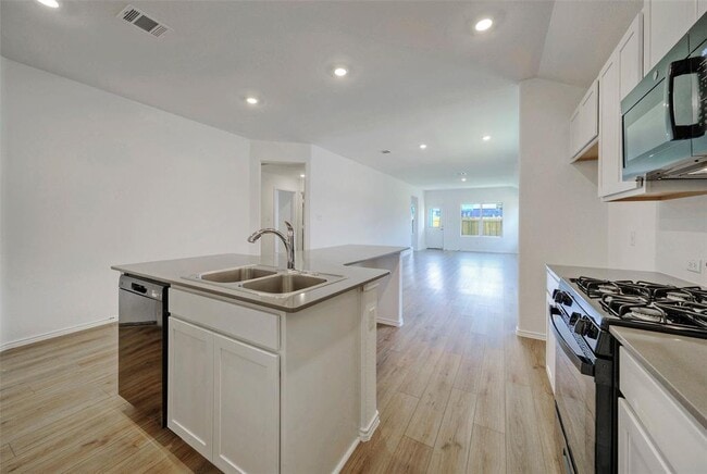 Building Photo - 108 Montego St