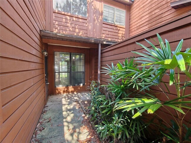 Building Photo - 830 SW 56th Terrace