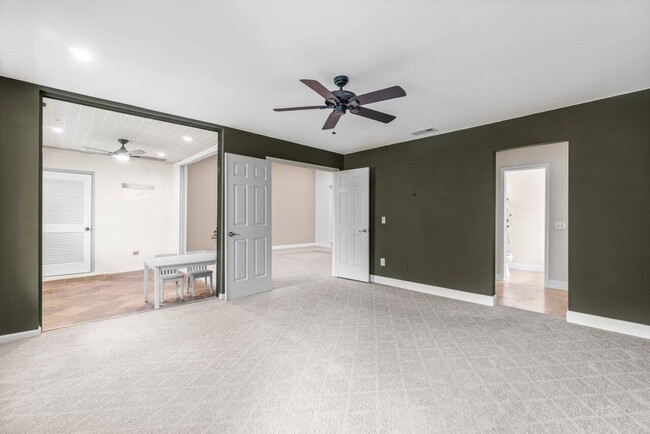 Building Photo - 9240 Sable Ridge Cir