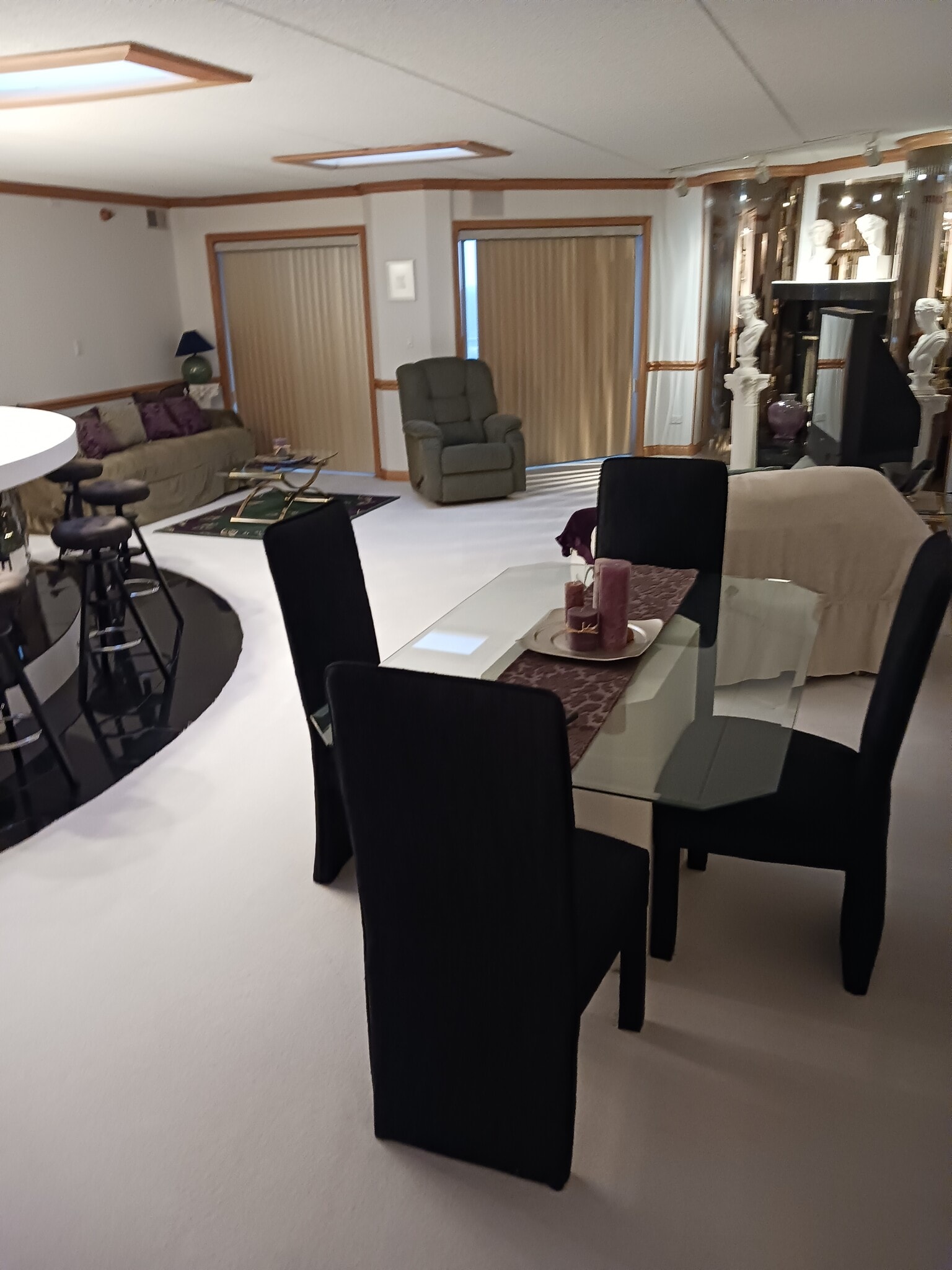 Building Photo - 10515 W Grand Ave