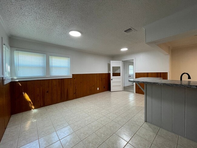 Building Photo - Renovated Charm Meets Modern Comfort – 3-B...