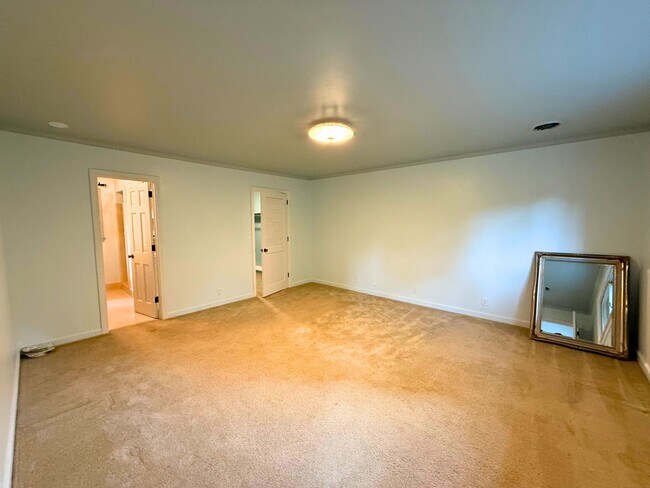 Building Photo - 125 St Augustine Dr