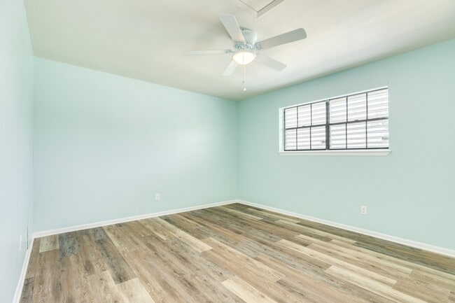Building Photo - 711 7th St