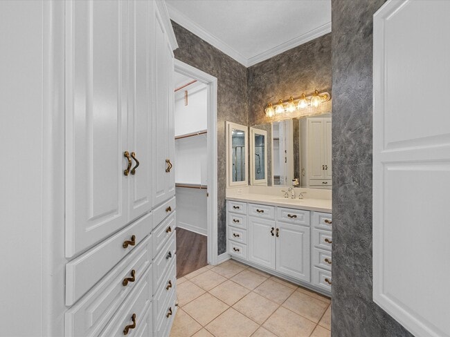 Building Photo - 15318 Beecham Dr