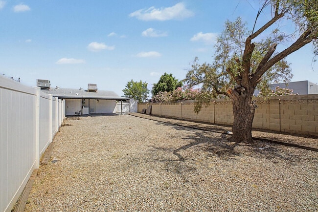 Building Photo - 2534 N 28th St