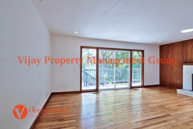 Building Photo - 12274 NW Coleman Dr