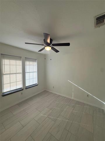 Building Photo - 1009 Village Wood Ct