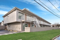 Building Photo - Boutique Living Near University of Houston