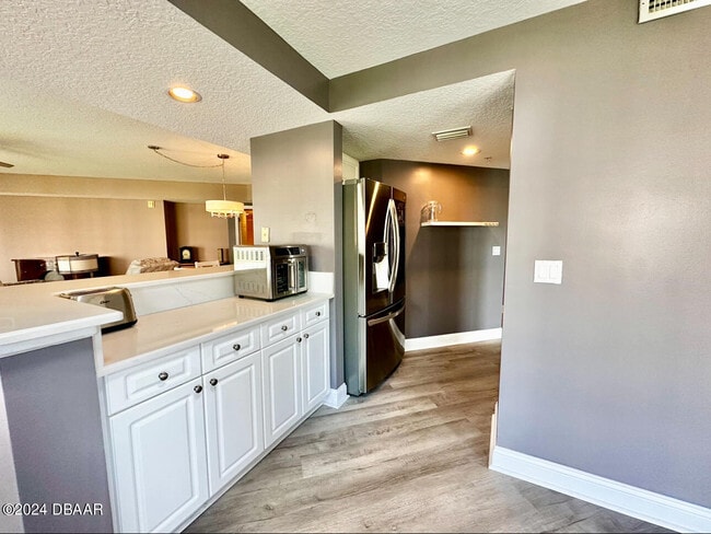 Building Photo - 4670 Links Village Dr