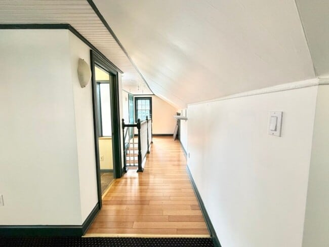 Building Photo - 2414 Brighton Dr