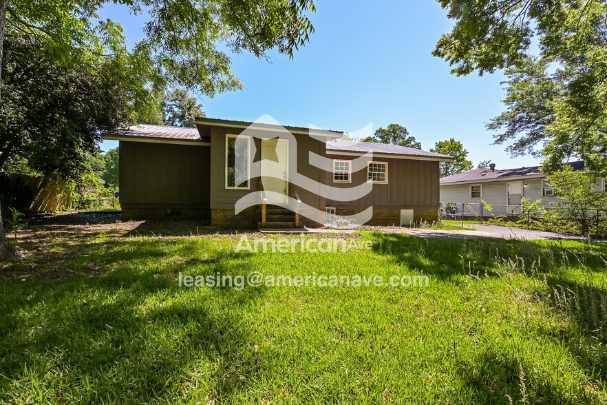 Building Photo - 4059 W Oak Dr