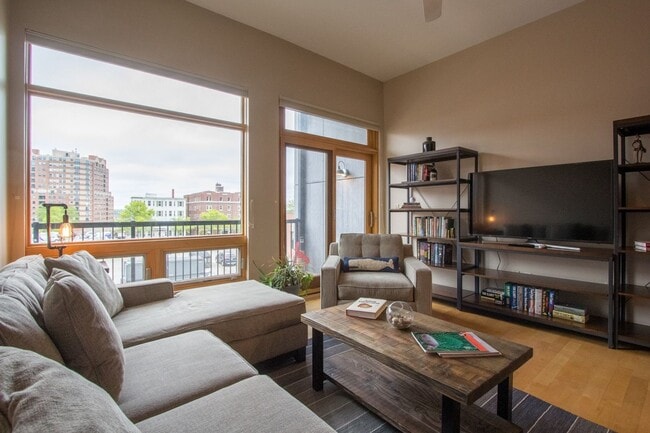 Building Photo - ALL UTILITIES INCLUDED - Furnished Downtown Portland, ME Condo w/ Parking, In-Unit Laundry, Priva...