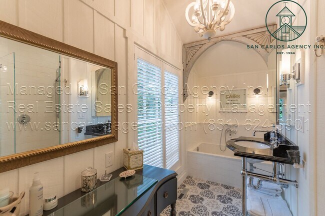 Building Photo - Immaculately Updated Two Bedroom (+Bonus) ...