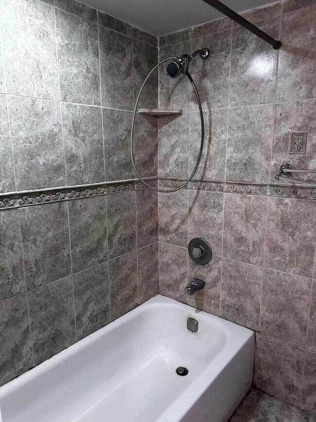 Building Photo - 6200 S Falls Cir Dr