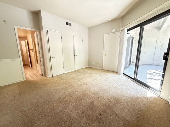 Building Photo - 25938 Kay Ave