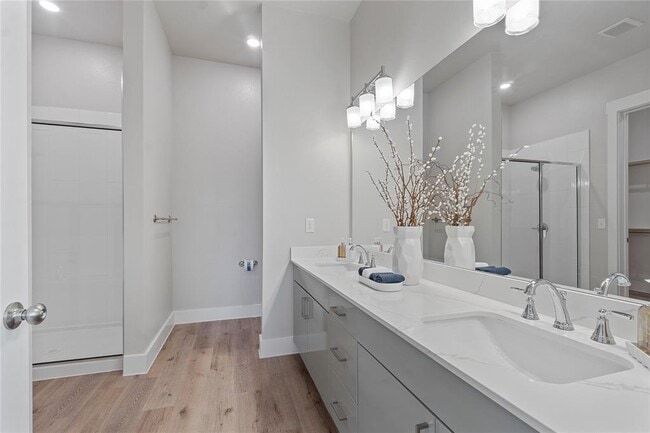 Building Photo - 865 Limmer Loop