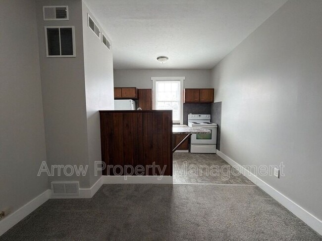 Building Photo - 2004 S 10th St