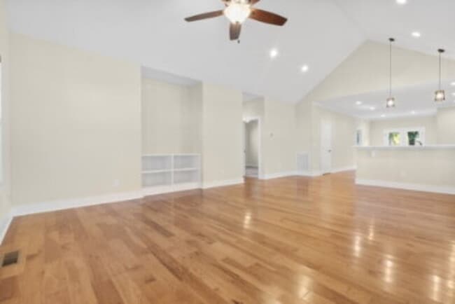 Building Photo - 155 Piney Ln