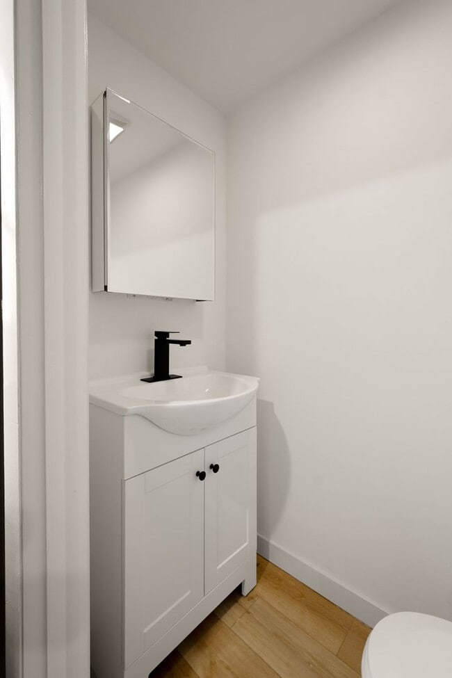 Building Photo - MOVE IN TODAY to this FULLY RENOVATED 4-BEDROOM located in Munhall!